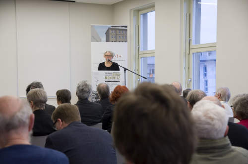 Interner Verweis: Kathrin Hoyer: Grußwort zur Eröffnung der Ausstellung "Die I.G. Farben und das KZ Buna-Monowitz"