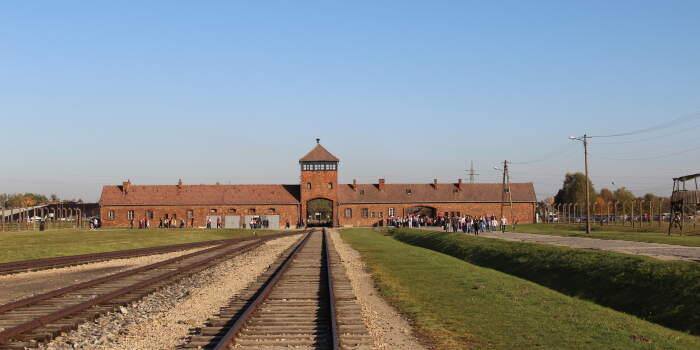 Jugendliche berichten von ihrem Besuch in der Gedenkstätte Auschwitz