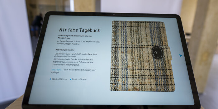 Tablet mit der Datei Miriams Tagebuch 