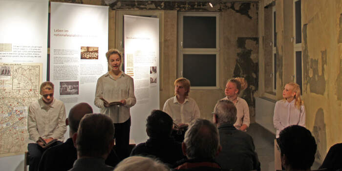 Antisemitischer Angriff auf Ausstellung im Erinnerungsort Topf & Söhne – Finissage mit Schotte-Lesung und Kuratorinnenführung