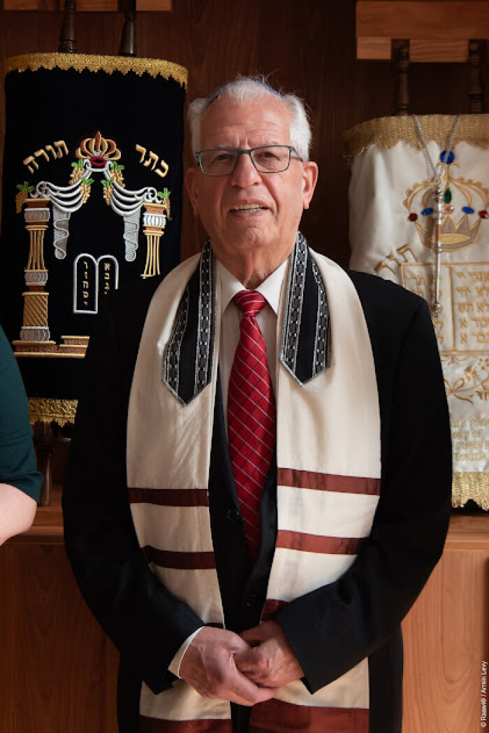 Rabbiner Dr. Gábor Lengyel Älterer Mann mit Anzug