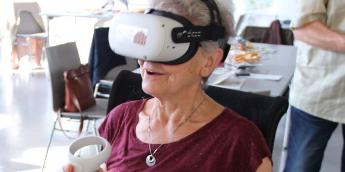 : Ein Angebot im Seniorenpass 2026: Die Große Synagoge virtuell mit einer VR-Brille erkunden