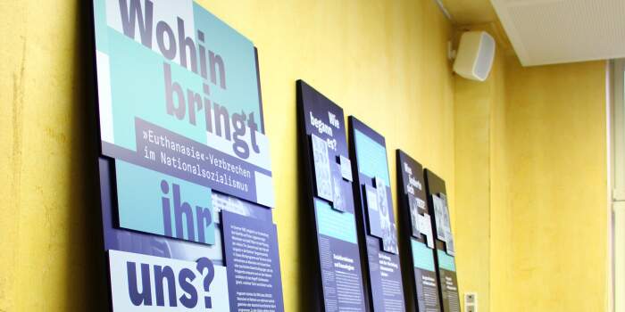 Geschichte inklusiv: Öffentliche Tandemführung in Leichter Sprache in der Ausstellung „Wohin bringt ihr uns? ‚Euthanasie‘-Verbrechen im Nationalsozialismus“