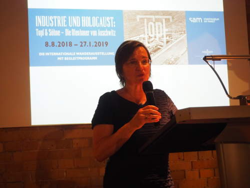 Annegret Schüle: Einführung in die Ausstellung "Industrie und Holocaust" im Stadtmuseum am Markt in Wiesbaden