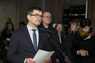 Interner Verweis: Andrzej Kacorzyk: Ansprache zur Eröffnung der Ausstellung "Industrie und Holocaust" in der Gedenkstätte Auschwitz