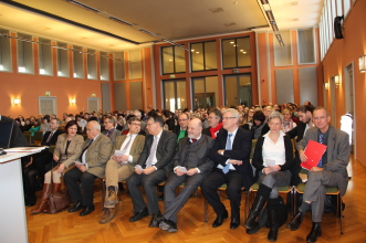 Interner Verweis: "Un-er-setz-bar" in Gotha eröffnet.