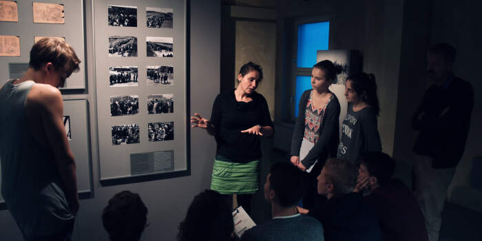 Interner Verweis: Auschwitz – Vernichtung und Überleben