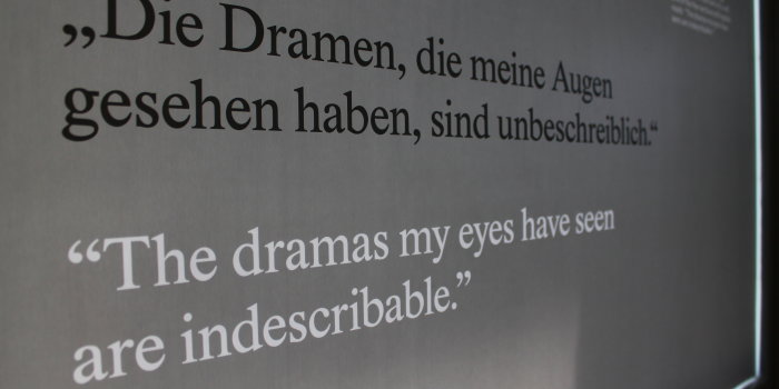 Zu sehen ist das Zitat "Die Dramen, die meine Augen gesehen haben, sind unbeschreiblich." 