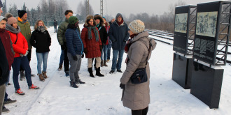Interner Verweis: Projektergebnis: Auschwitz-Exkursion von Studierenden der Universität Erfurt