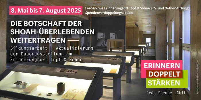 Bild mit Blick in die Ausstellung und Aufschrift 