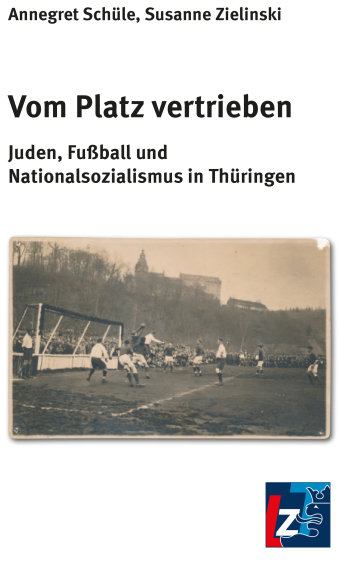 Cover mit historischem Foto eines Fußballfeldes